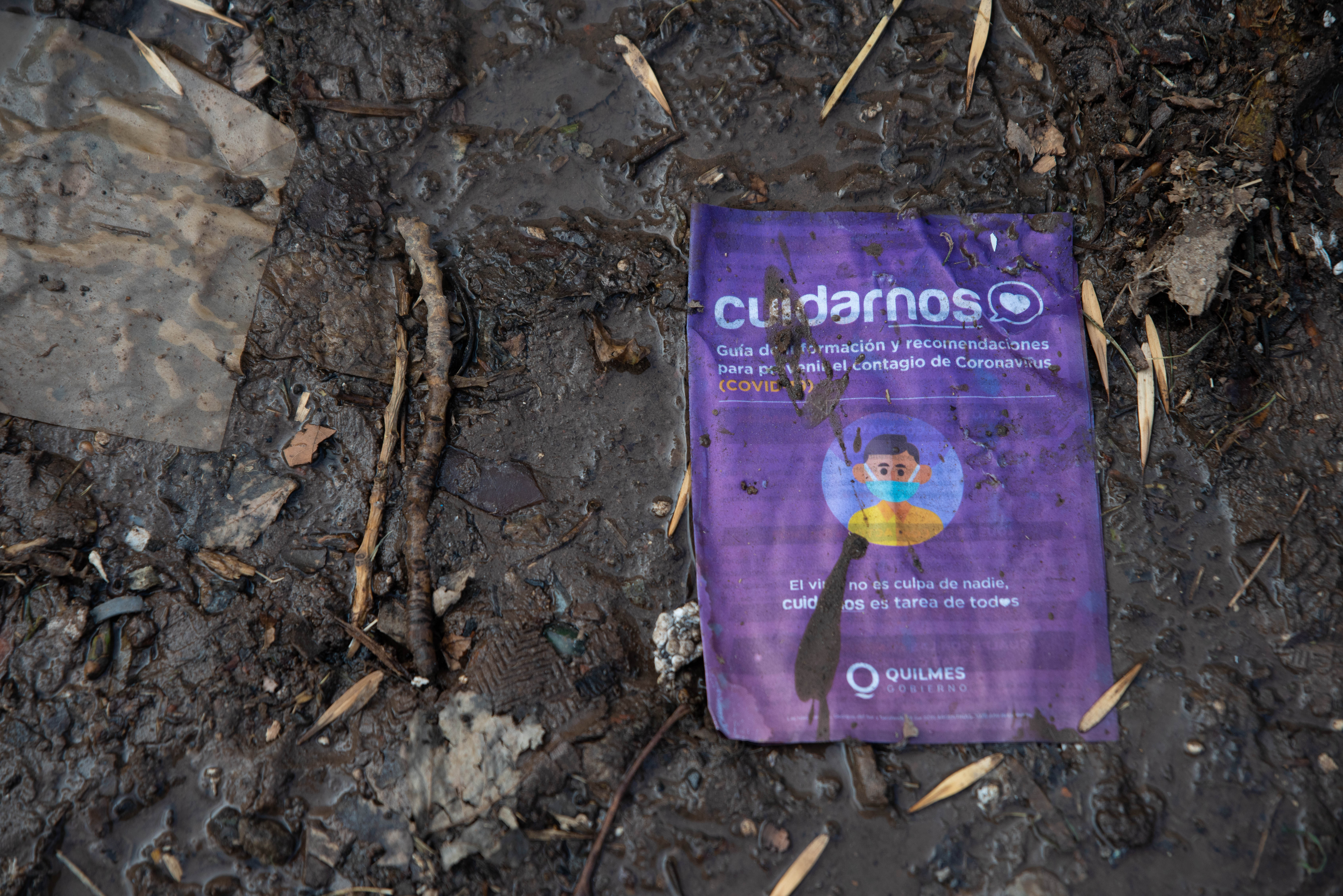 Los promotores de salud recorrieron casa por casa, hicieron consultas por síntomas y repartieron folletos con información sobre el coronavirus