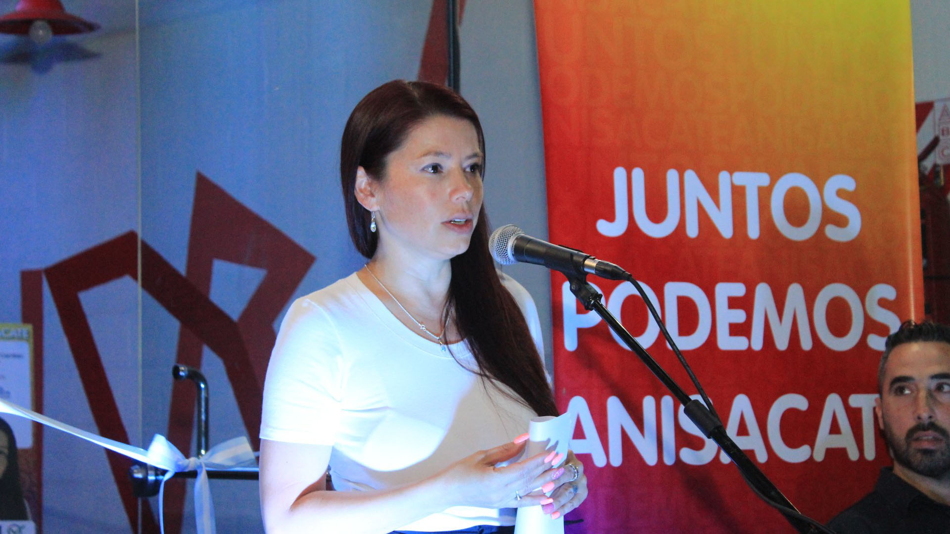 Natalia Contini, en campaña electoral con el sello "Juntos Podemos Anisacate"