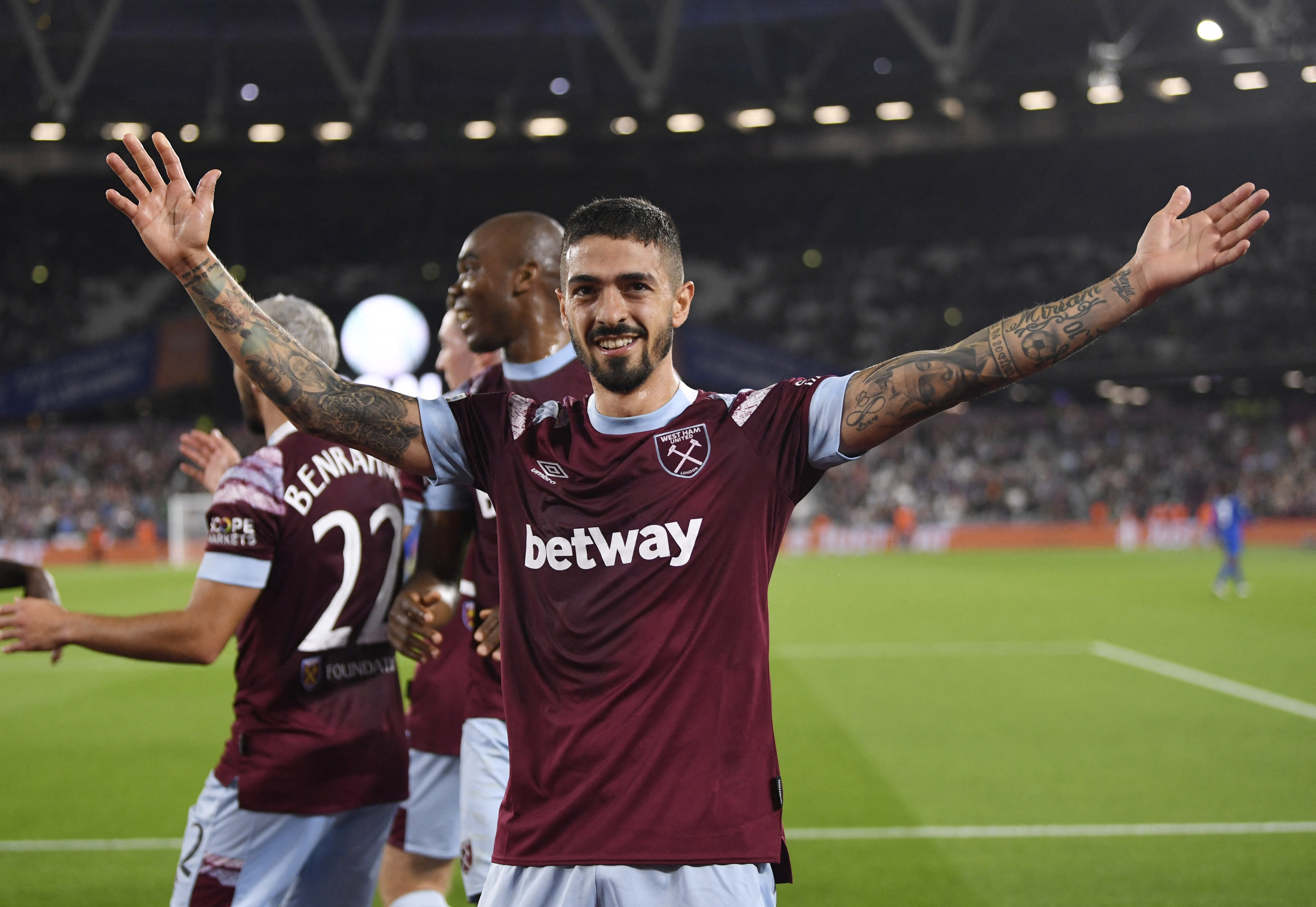 Manuel Lanzini, uno de los futbolistas que busca repatriar River Plate (REUTERS/Tony Obrien)