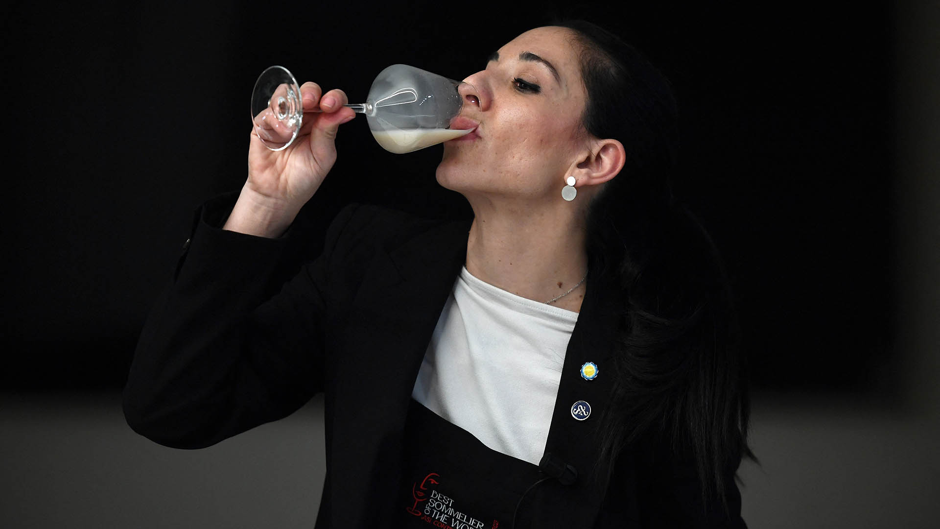 Candidate Valeria Gamper of Argentina takes part in a cocktail-tasting trial as part of the Best Sommelier in the World 2023 contest at a hotel in Paris on February 10, 2023. (Photo by Christophe ARCHAMBAULT / AFP)