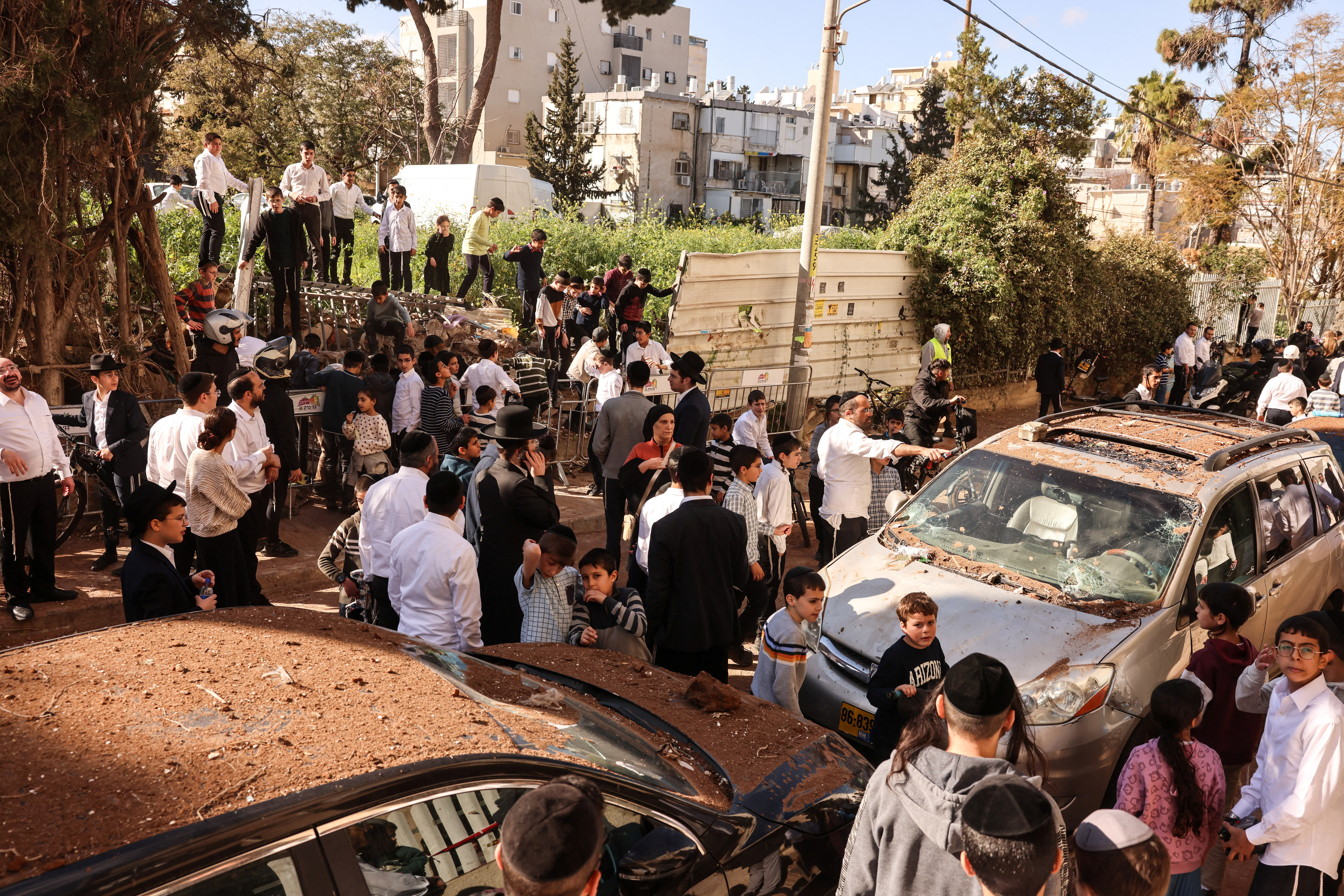 Pablo Moyano se enfrentó con un intendente de Kicillof, que tuvo que mediar para que el conflicto no escale