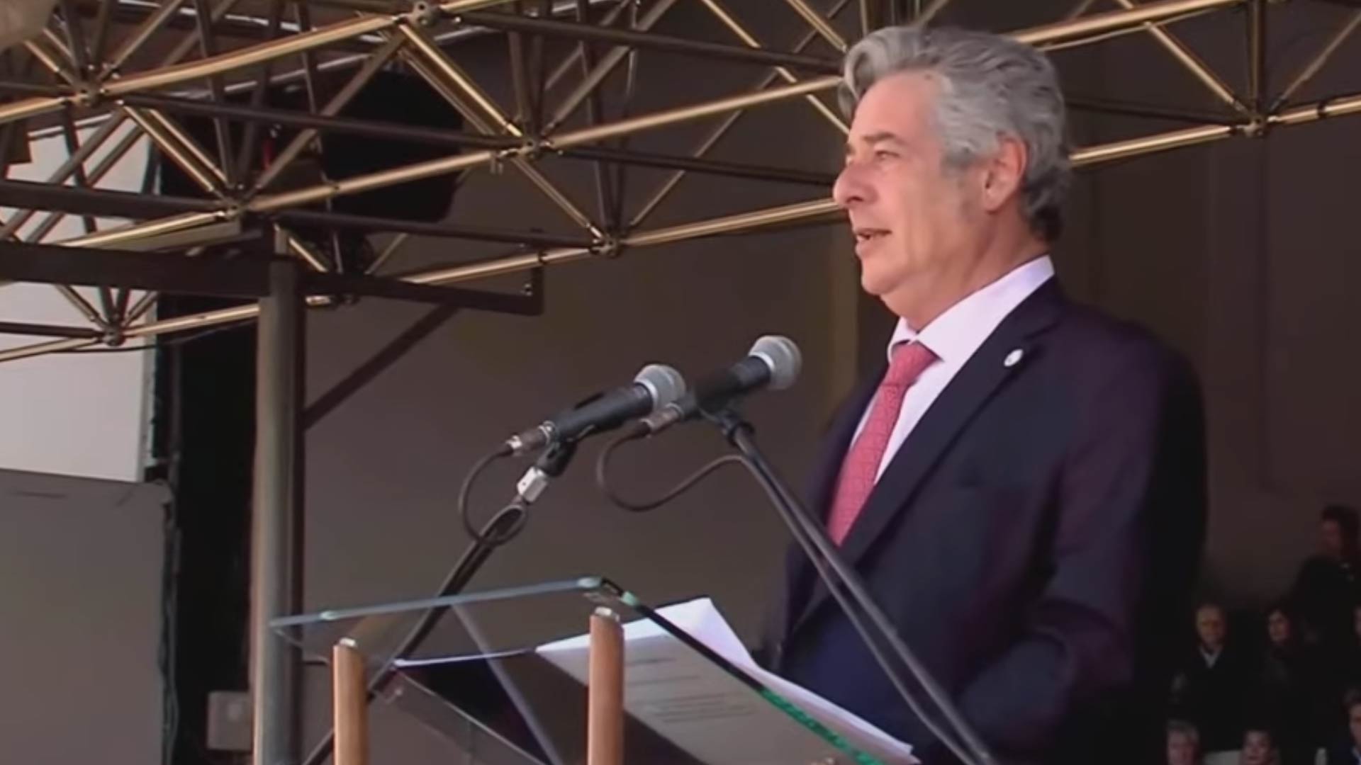 Nicolás Pino, presidente de la Sociedad Rural Argentina (SRA), brinda un discurso durante el acto inaugural de la muestra anual 2022. 