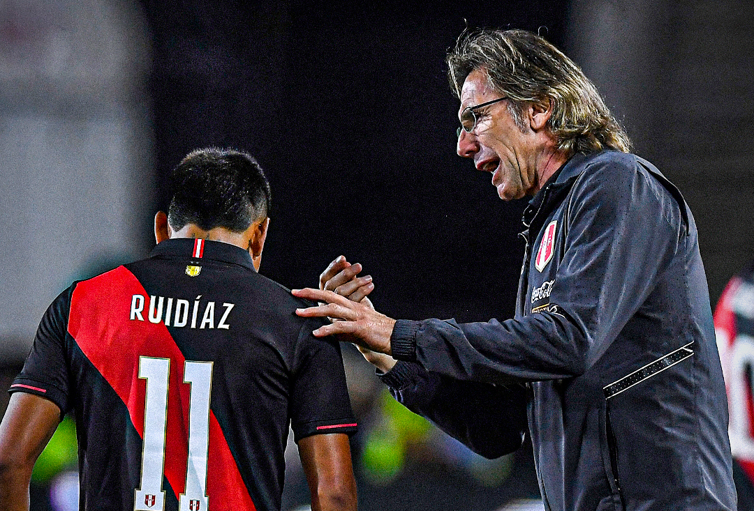 El delantero fue respaldado por el técnico de la Selección Peruana. (Foto: FPF).