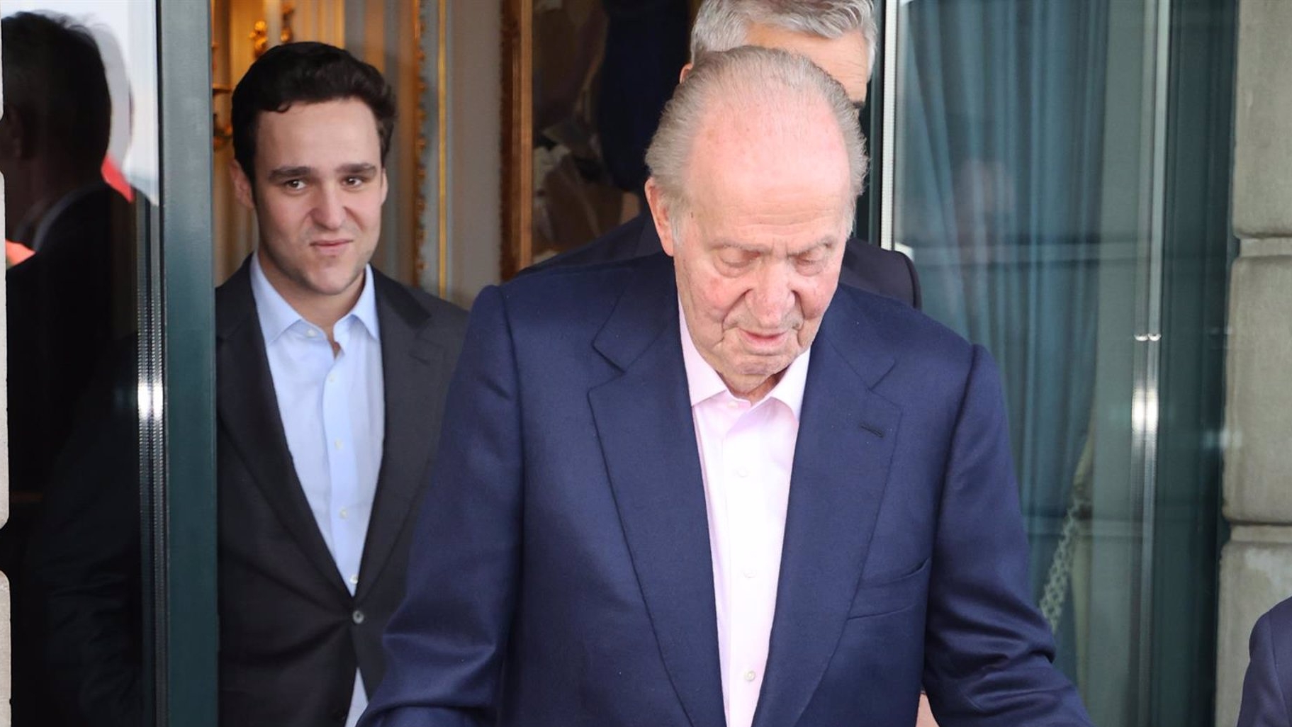 El rey Juan Carlos carga contra Jaime de Marichalar y halaga la nueva vida de Froilán en Abu Dabi: “Ahora es él quien se preocupa por mí” - Infobae