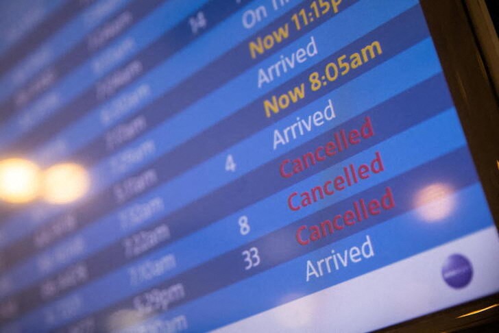 Miles de viajeros de todo el mundo se vieron afectados por las innumerables cancelaciones de vuelos. REUTERS/Jeenah Moon