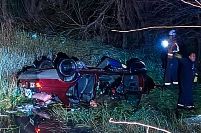 Tragedia en la ruta 9: tres entrerrianos fallecieron luego de que el veh&iacute;culo caiga a un arroyo 