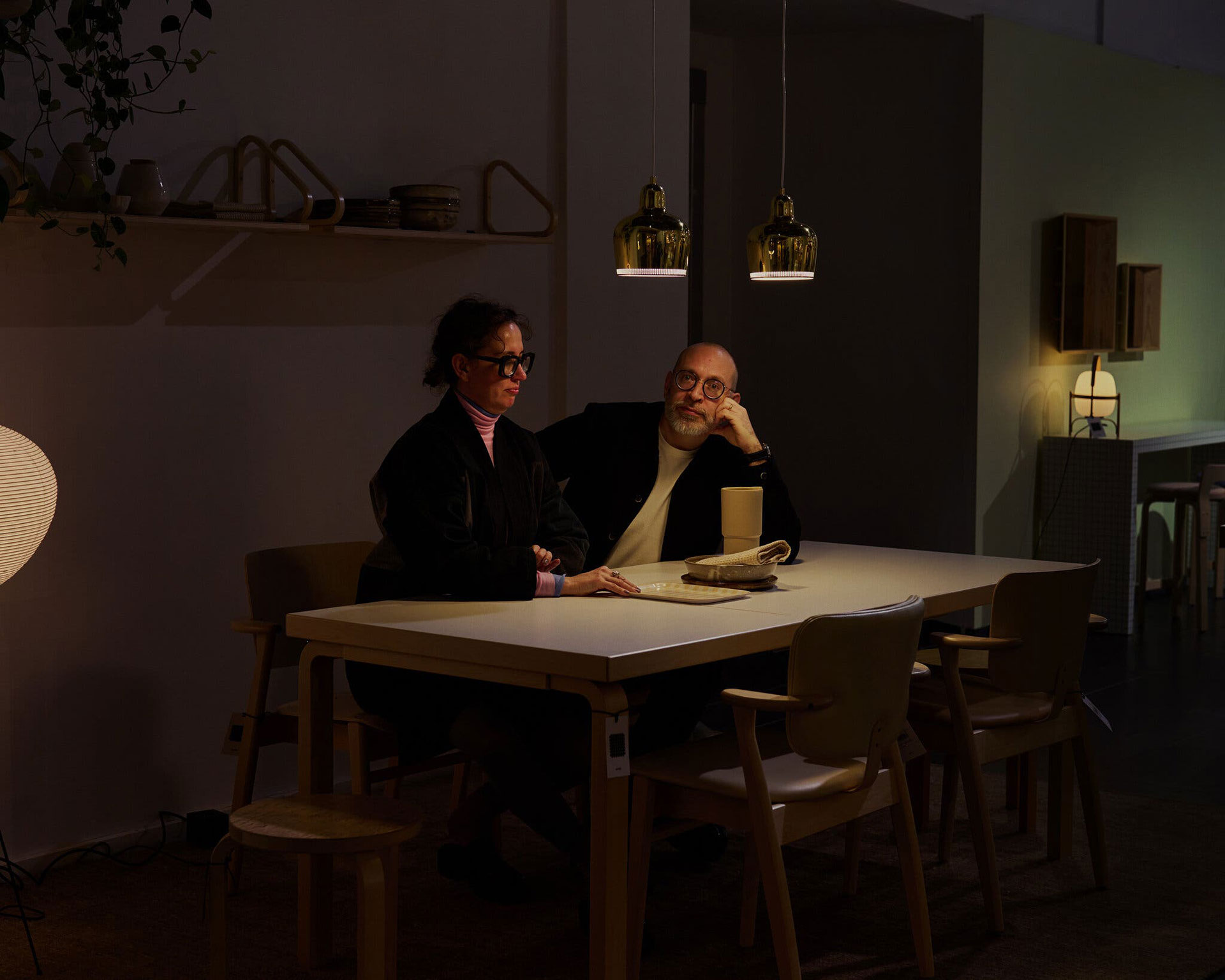 Hertta Kiiski, artista de técnicas mixtas, con su marido, Teemu Kiiski, director ejecutivo de Finnish Design Shop. La pareja afirma que la financiación pública de la educación y las artes ofrece a los finlandeses como Hertta Kiiski libertad artística