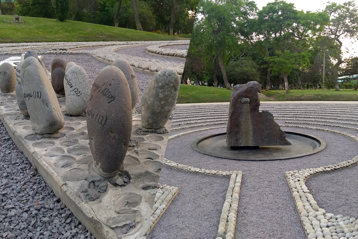 En el Memorial El Ojo Que Llora están los nombres de miles de víctimas de la violencia política sucedida de 1980 al 2000.