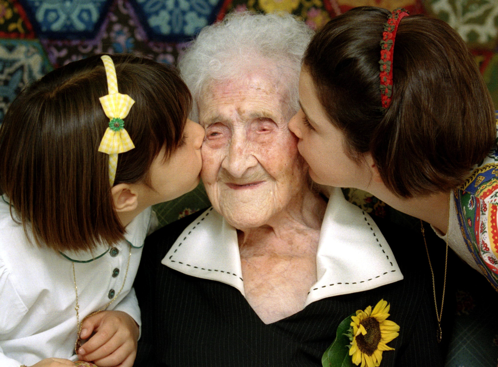 El actual récord de longevidad lo ostenta Jeanne Calment, una mujer francesa que falleció en 1997 a los 122 años y cinco meses (REUTERS/Jean-Paul Pelisser)