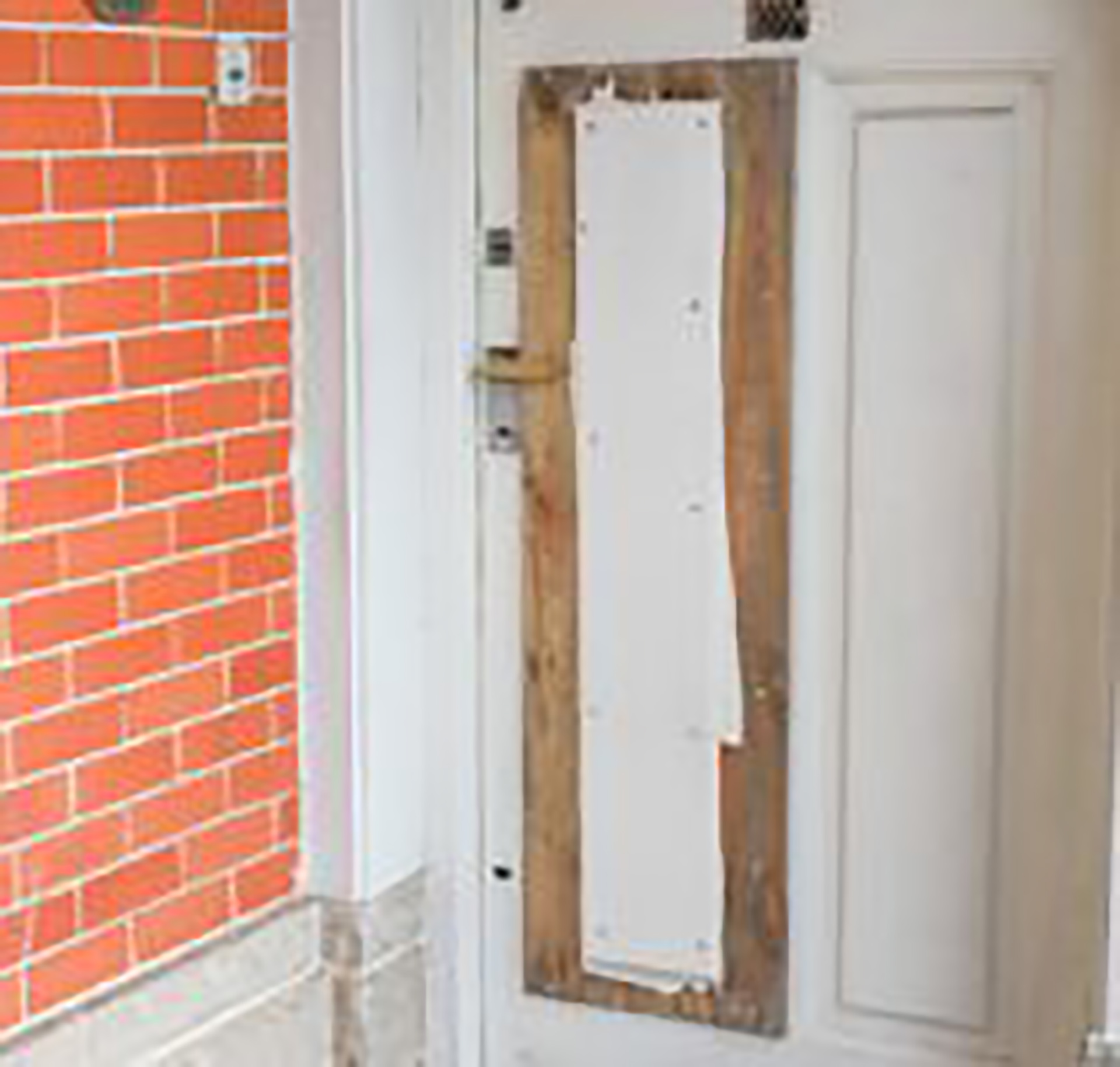 Así dejaron la puerta de la casa de Diego Scenna (Foto/infobrisas.com)