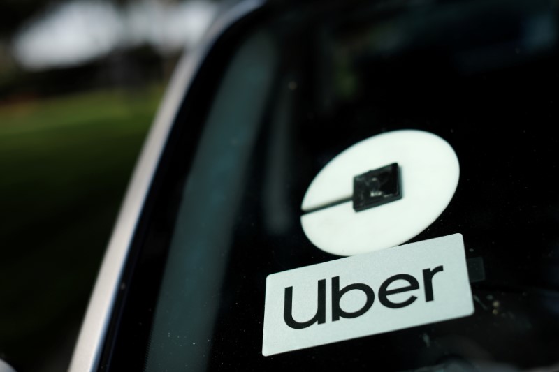 Un logotipo de Uber en un vehículo en EEUU (Foto: Reuters)