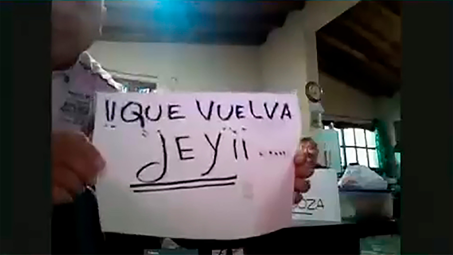 Polémico momento en La Peña de Morfi en pleno vivo por un cartel que pidió por la vuelta de Jey Mammon
