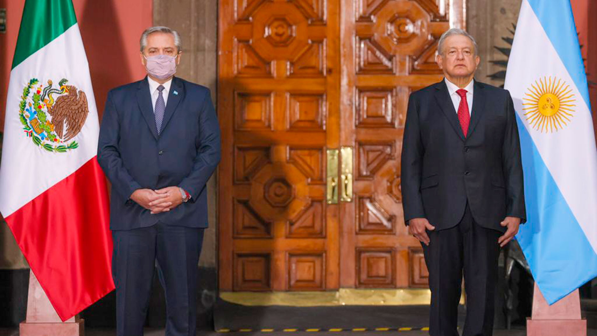 El presidente de Argentina Alberto Fernández y el presidente de México Andrés Manuel López Obrador. Palacio Nacional, Ciudad de México, 23 de febrero de 2021.