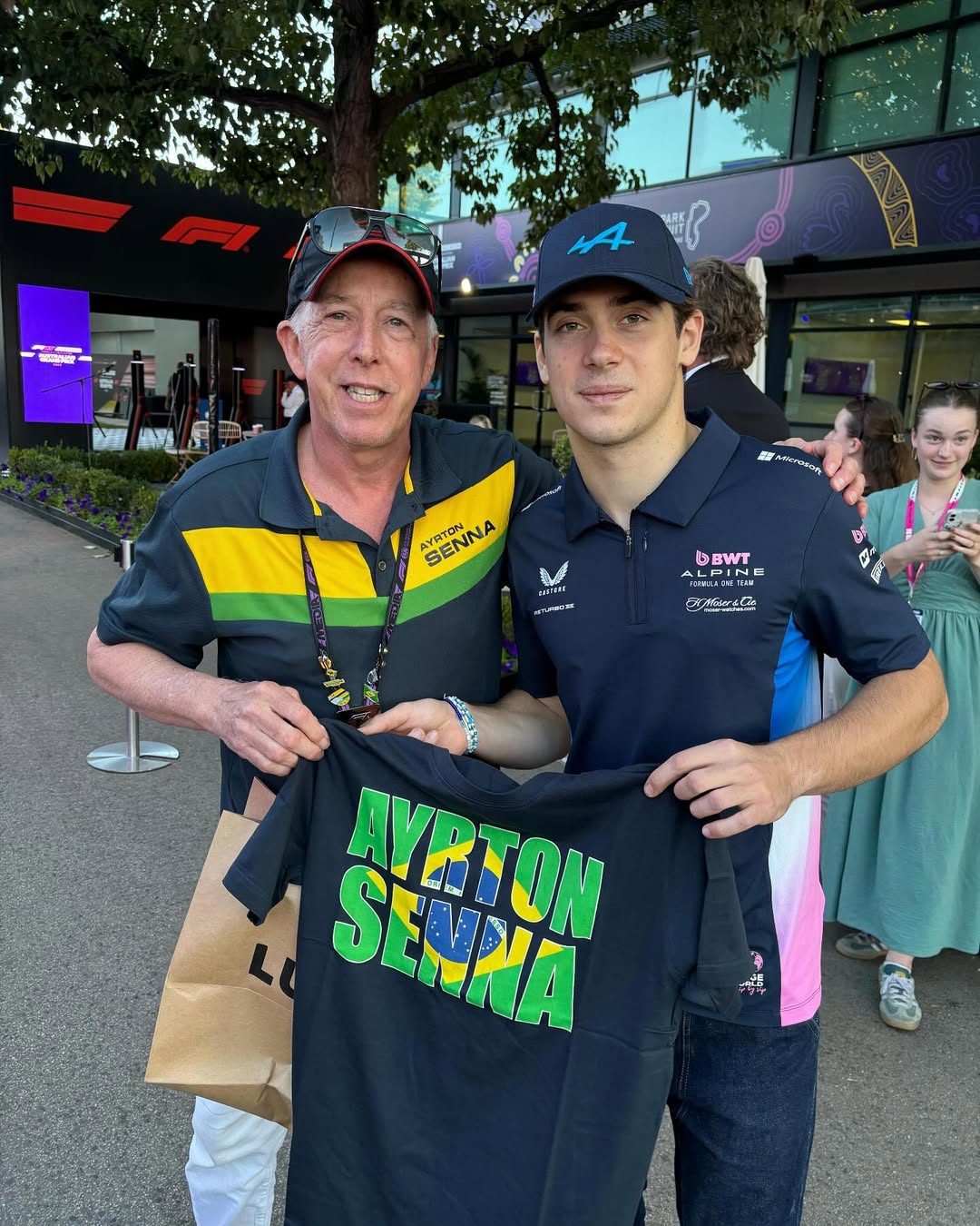 Científicos prueban un innovador método para fabricar telas a partir de bacterias