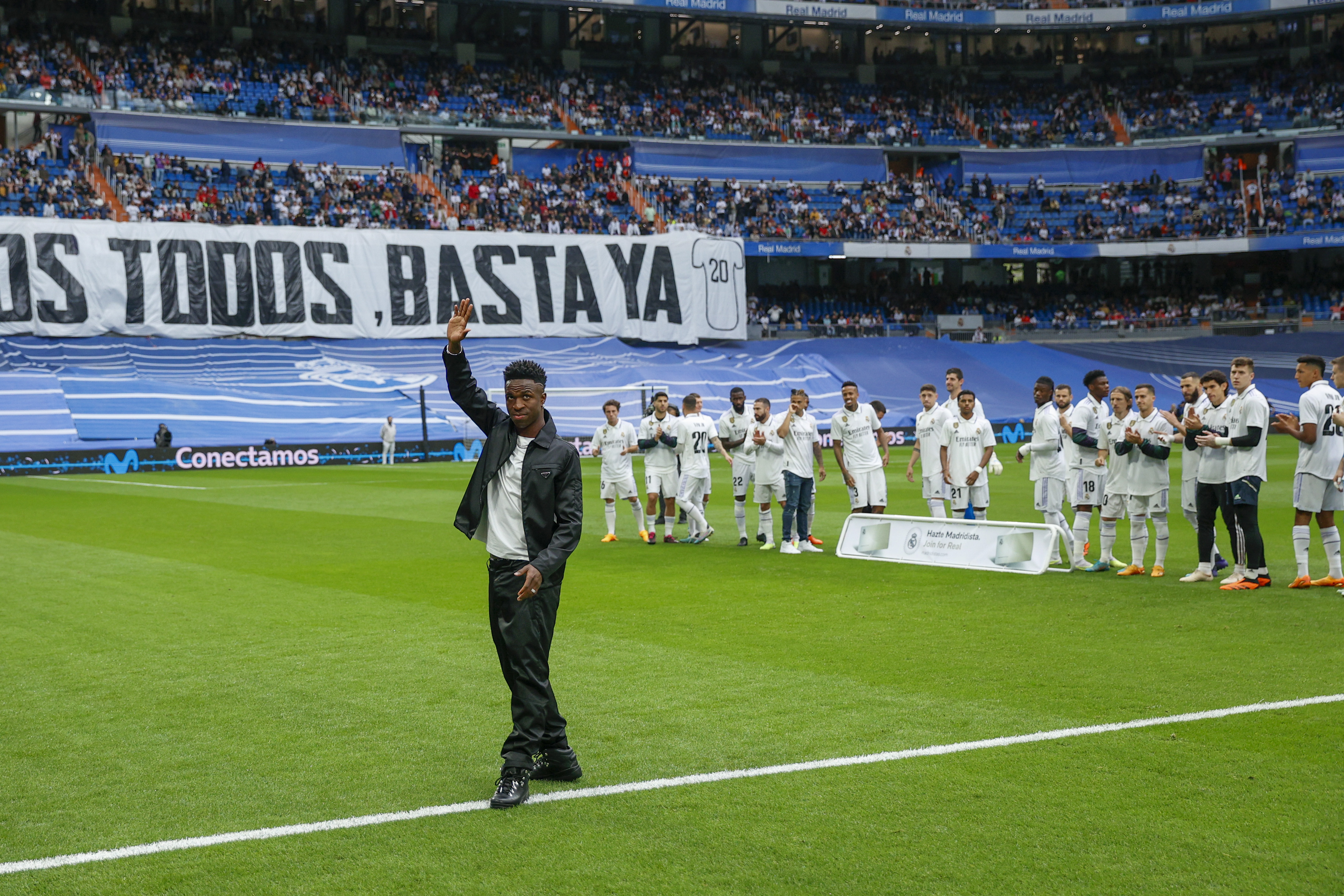 El jugador del Real Madrid Vinicius Jr. participa en un acto con motivo de los casos de racismo ocurridos en el partido ante el Valencia. (EFE/ Rodrigo Jiménez) 