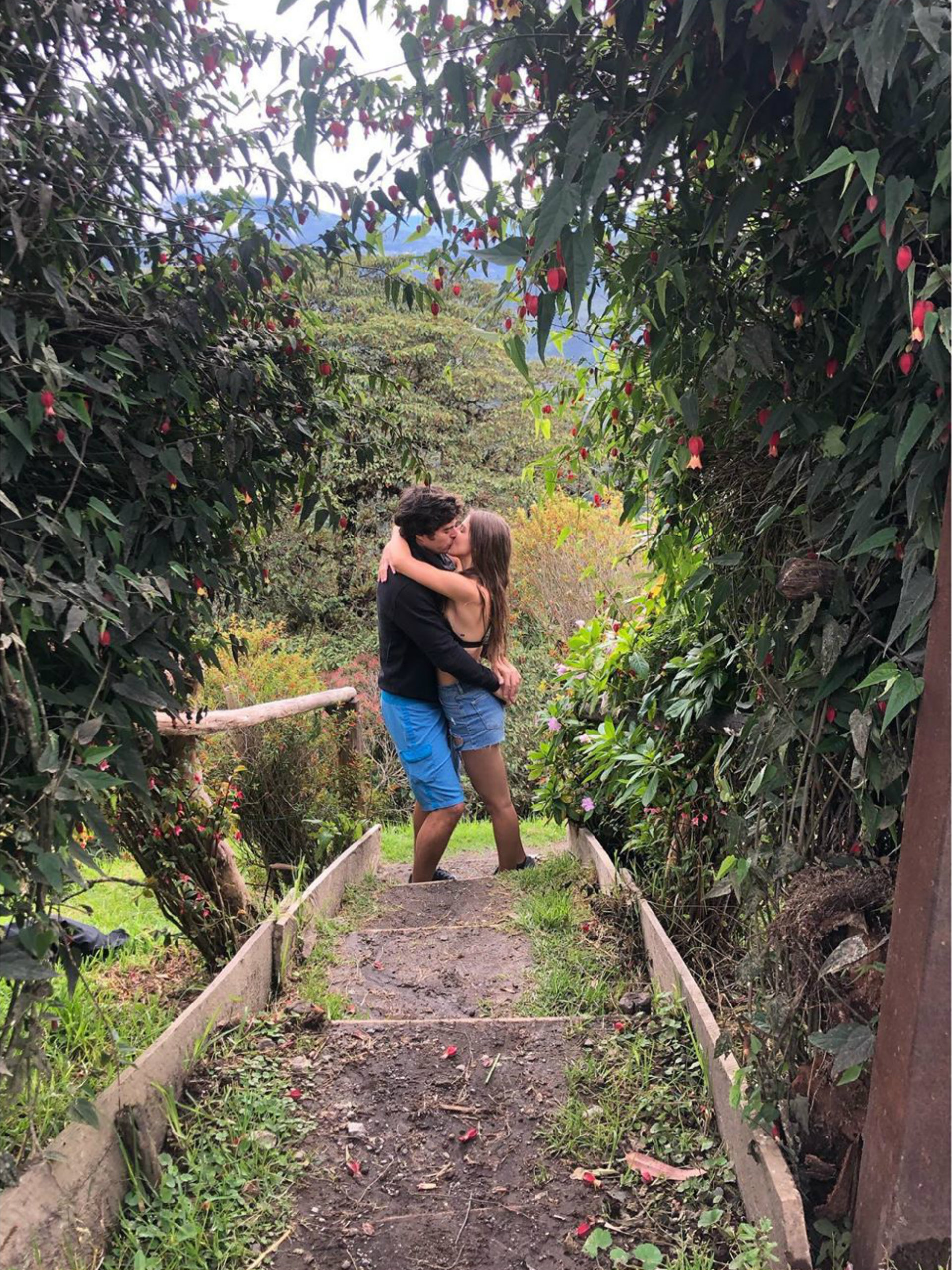 La foto que confirmó el romance de Michelle Renaud y Danilo Carrera en junio de 2019 (Instagram)