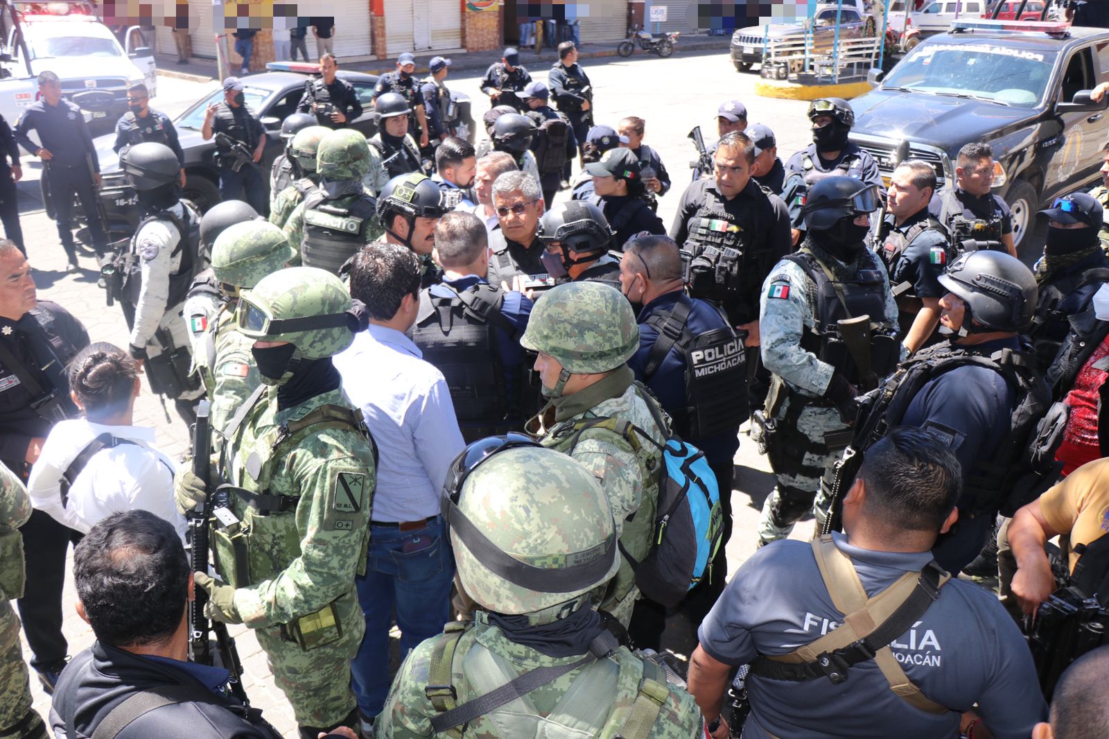Al sitio arribaron agentes federales y del estado (Foto: SSP-Michoacán)