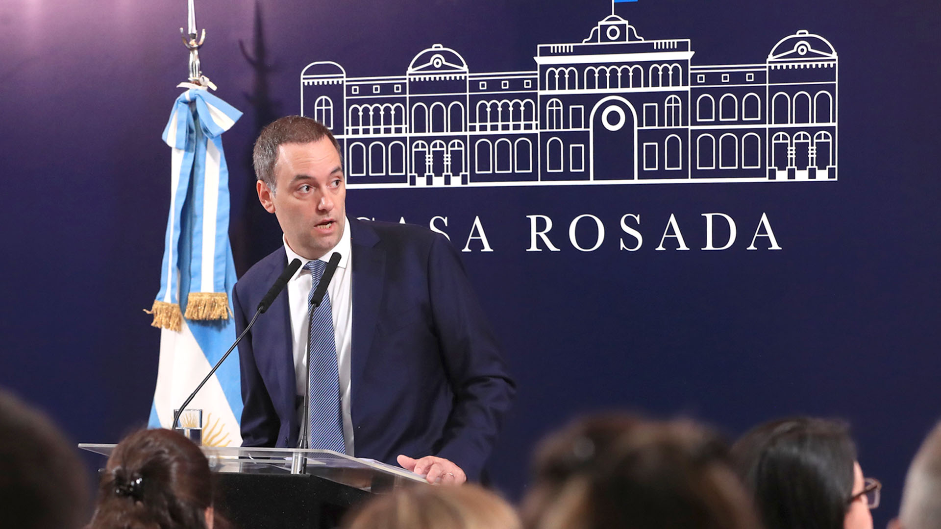 Expansión del gasto social, quita de privilegios y revisión de nombramientos: las primeras medidas tras la reunión de Gabinete