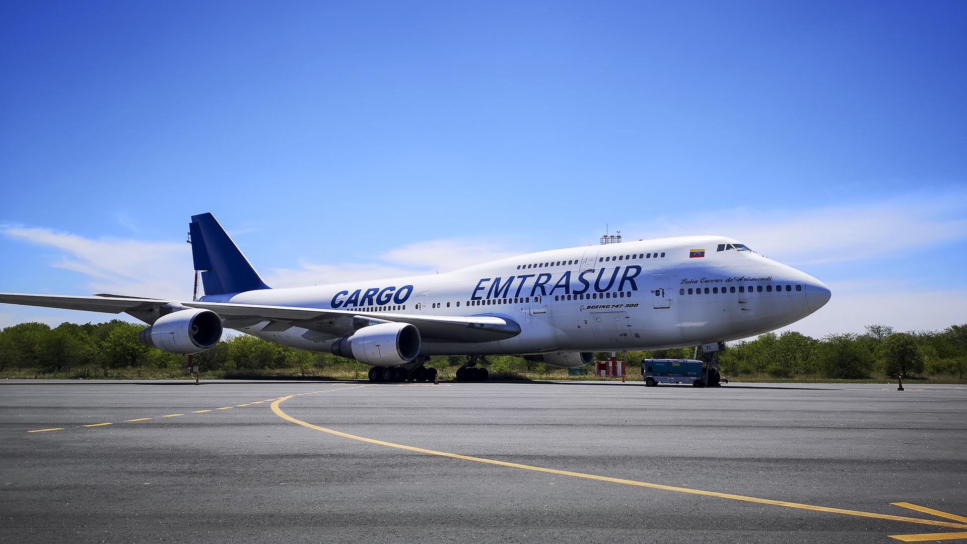 El avión varado en Ezeiza