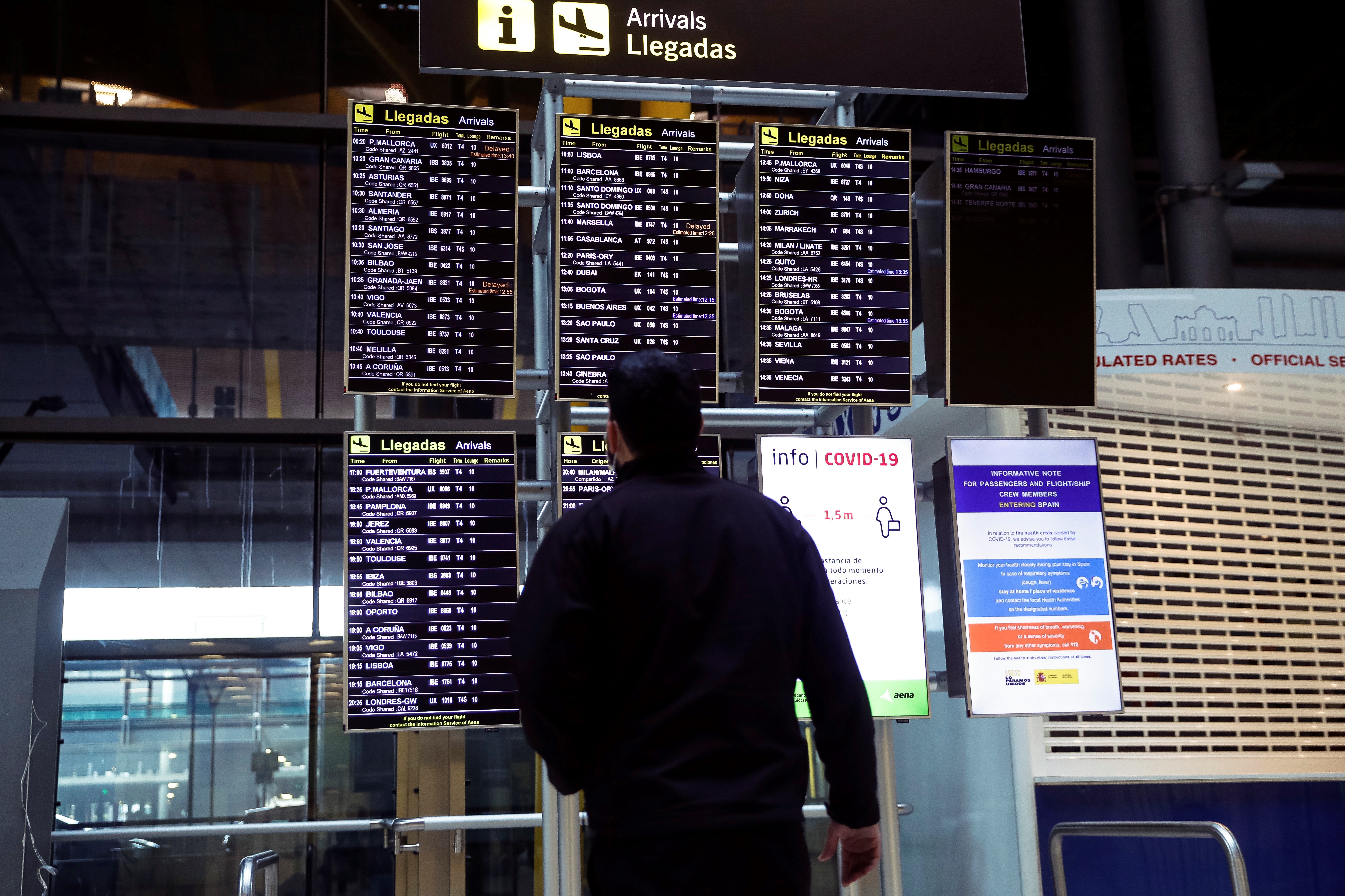 Las búsquedas por parte de los argentinos para viajar a destino brasileños aumentaron en más de un mil por ciento para algunos destinos. (EFE/Emilio Naranjo/Archivo)
