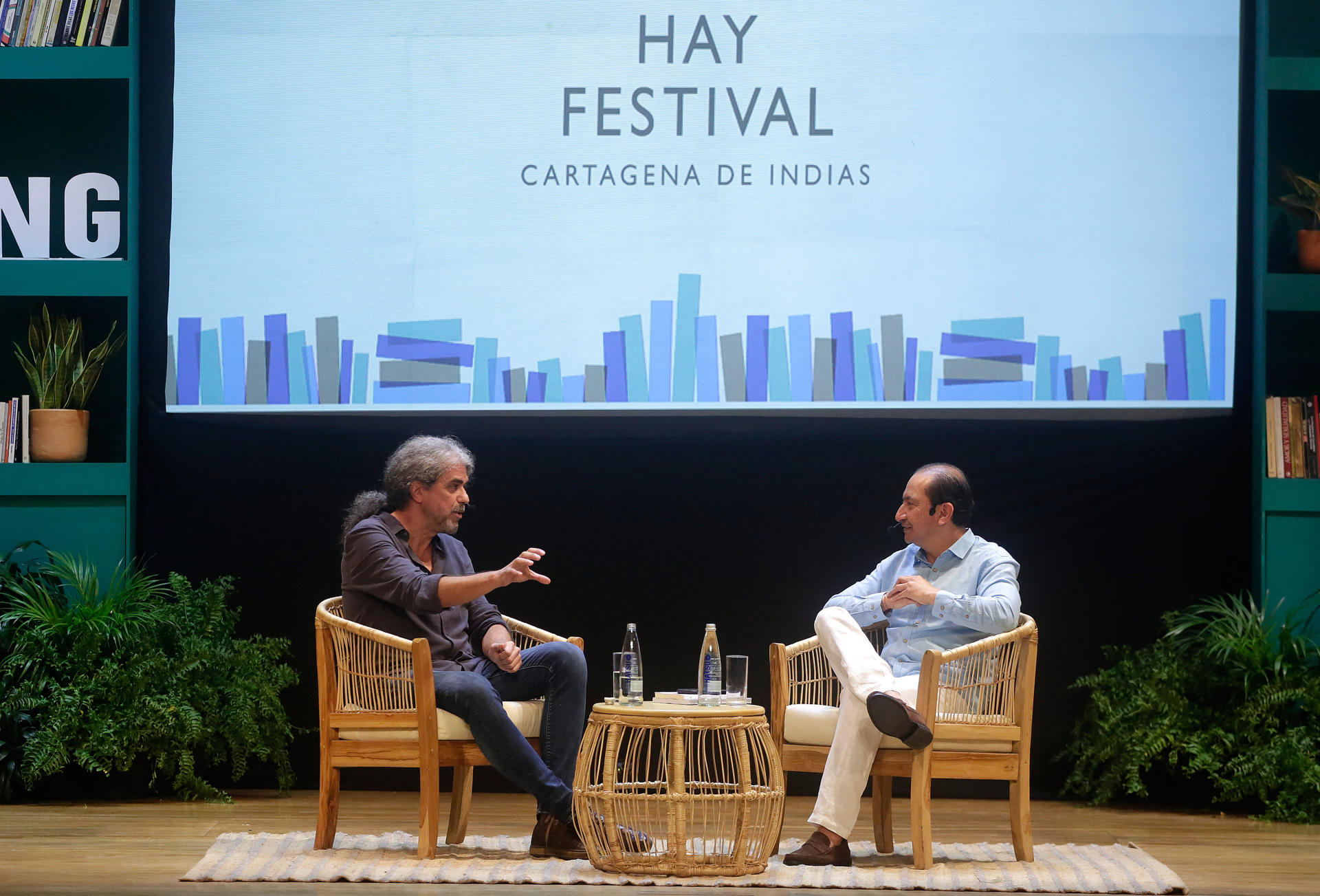 El cineasta español Fernando León de Aranoa en el Teatro Adolfo Mejía, en la jornada inaugural del Hay Festival de Cartagena de Indias, Colombia (Foto: EFE)
