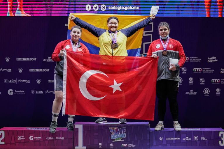 Colombia and Turkey shine at IWF Youth World Championships
