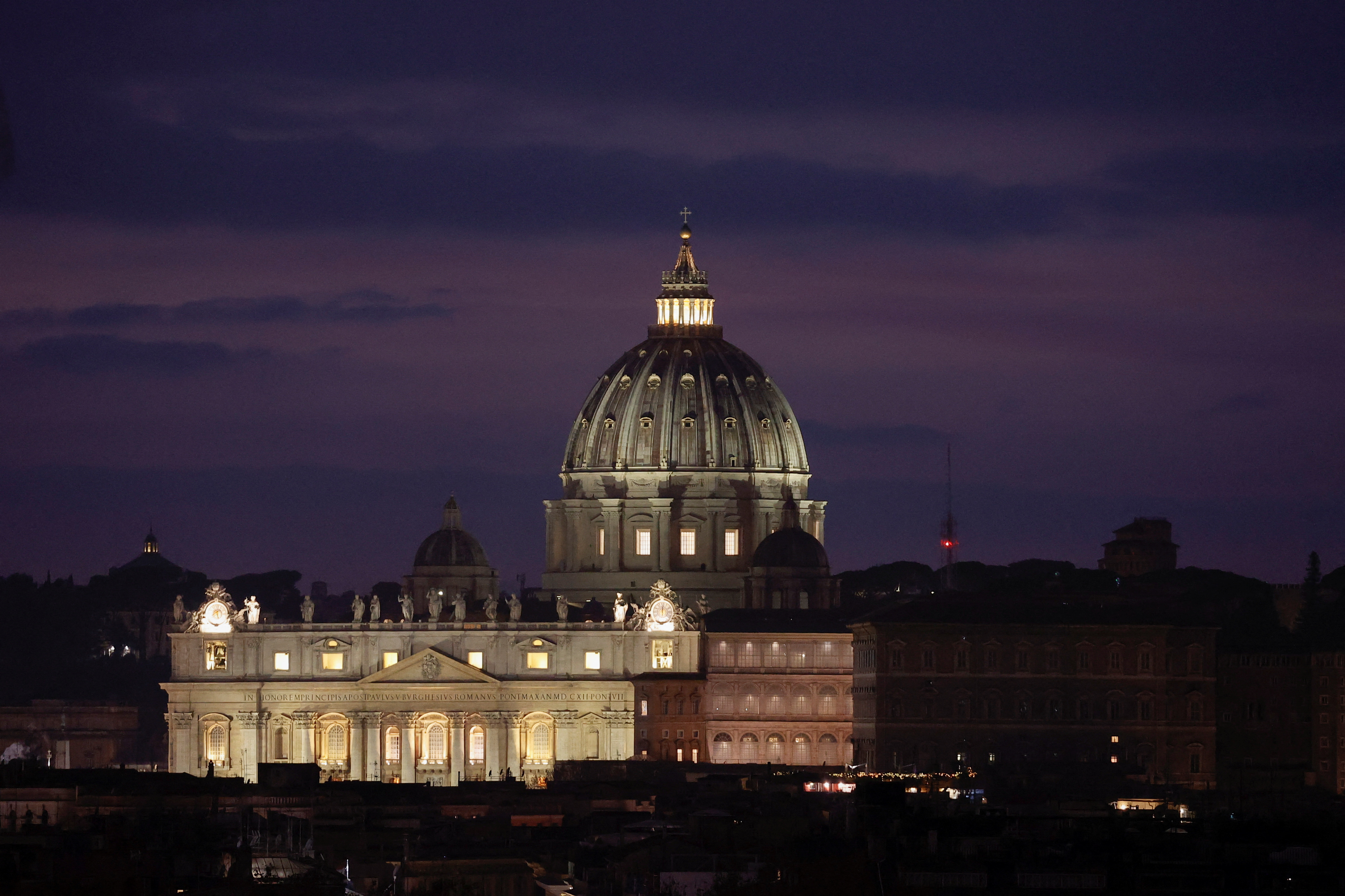 La complicada situación en el Vaticano que llegó a su fin con la muerte de Benedicto XVI