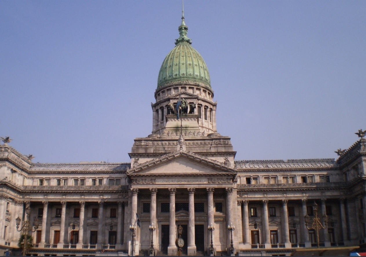 04/12/2017    Este lunes el Congreso legislativo de Argentina fue desalojado por segunda vez en menos de una semana tras una amenaza de bomba, que se produjo con una llamada a la biblioteca del edificio
SUDAMÉRICA ARGENTINA POLÍTICA
TWITTER
