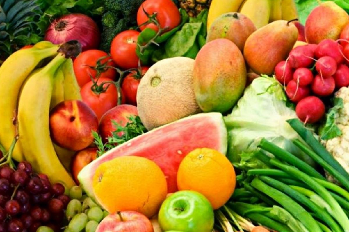 Las frutas y verduras deben ocupar la mitad del plato de comida (Foto: Captura)
