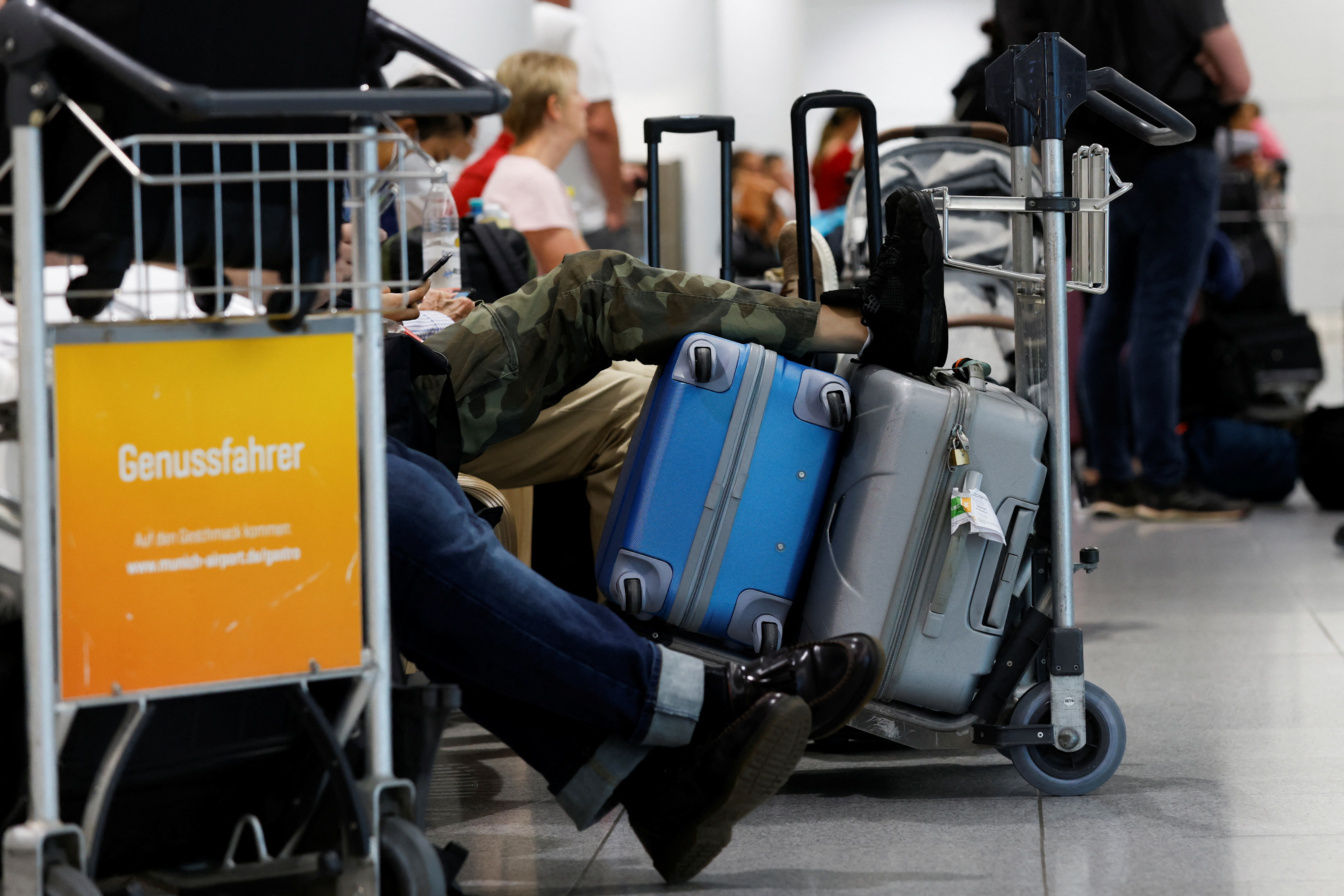 Lufthansa canceló más de mil vuelos por una huelga y hay 130.000 pasajeros varados en Frankfurt y Munich