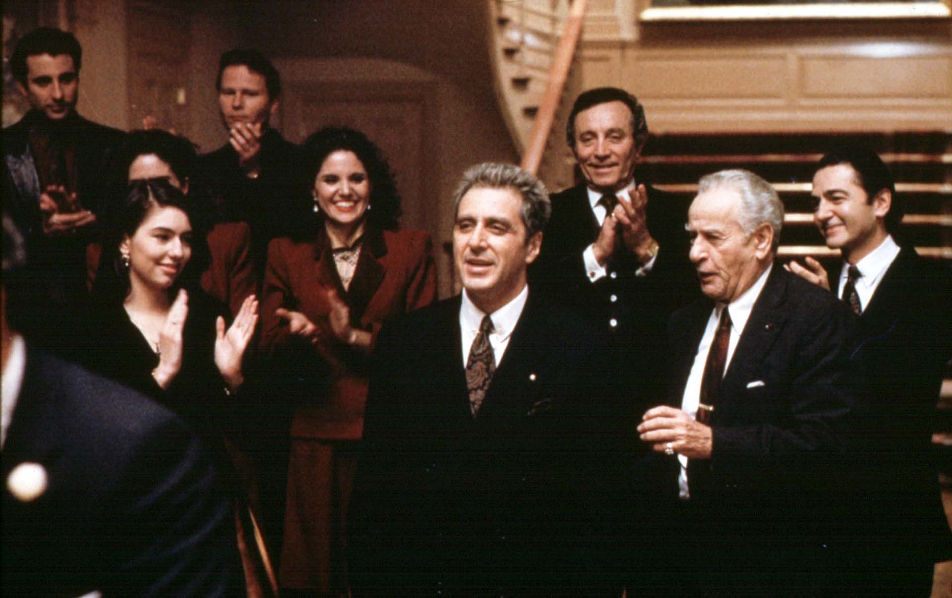 Sofia Coppola, John Savage, Al Pacino, Eli Wallach y Joe Mantegna en "The Godfather 3". (Moviestore/Shutterstock)