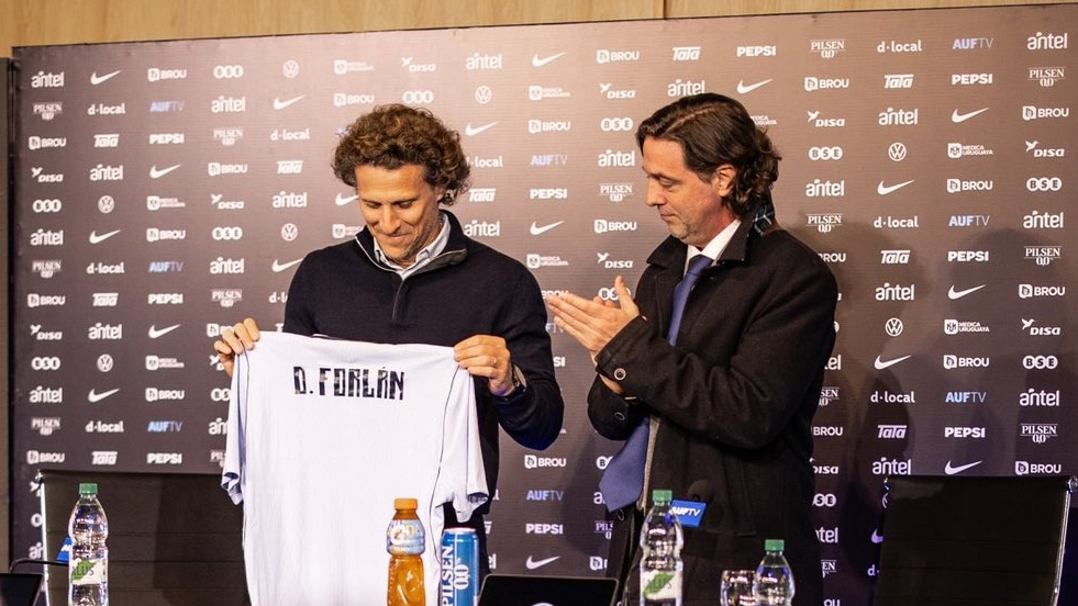 Forl&aacute;n fue presentado como t&eacute;cnico de Uruguay: su respuesta a la comparaci&oacute;n con Bielsa y el hist&oacute;rico al que le abri&oacute; la puerta