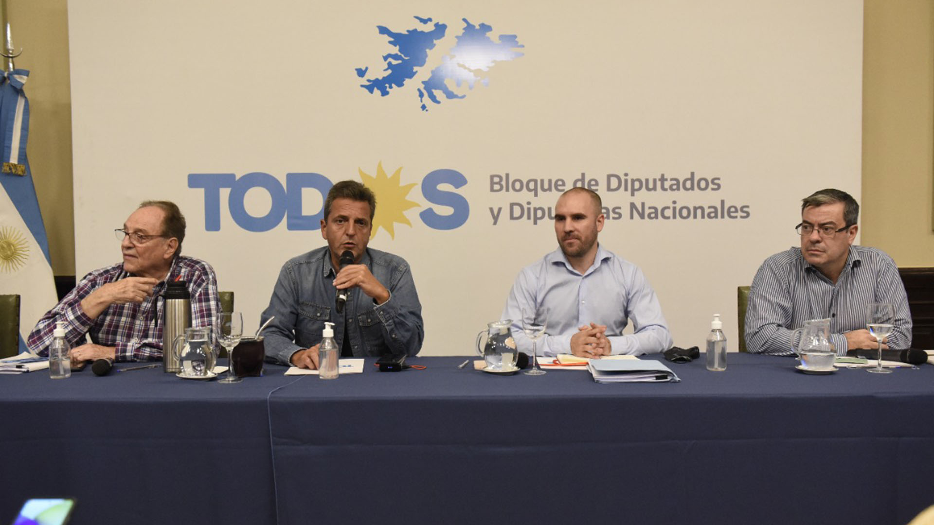 El presidente de la Cámara de Diputados, Sergio Massa, y el ministro de Economía, Martín Guzmán durante la reunión en el Congreso 