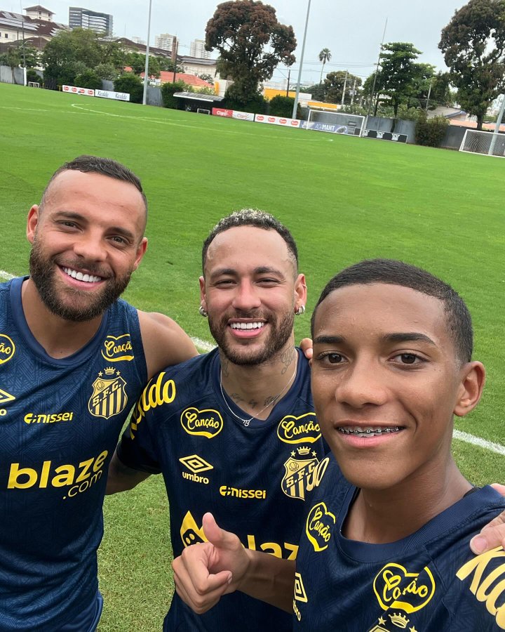 Neymar llegó en helicóptero al primer entrenamiento con el Santos: cuándo se daría su debut oficial