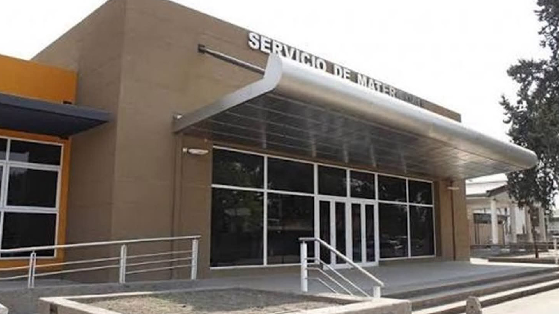 Apartaron a cuatro trabajadores del hospital de Tucum&aacute;n donde le entregaron un var&oacute;n con aritos a una pareja que esperaba una beba