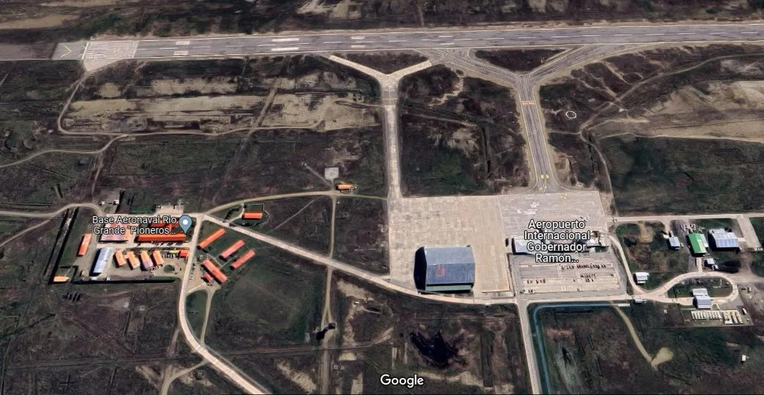 Distancia entre la Base Naval y la pista del aeropuerto de Río Grande, donde cayó un avión