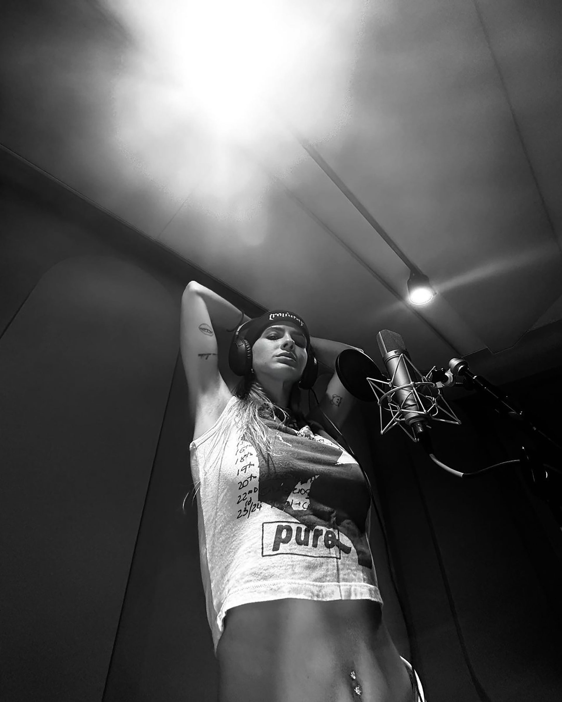 La China Suárez fue terminante con una persona que la señaló por no poder estar “sola”