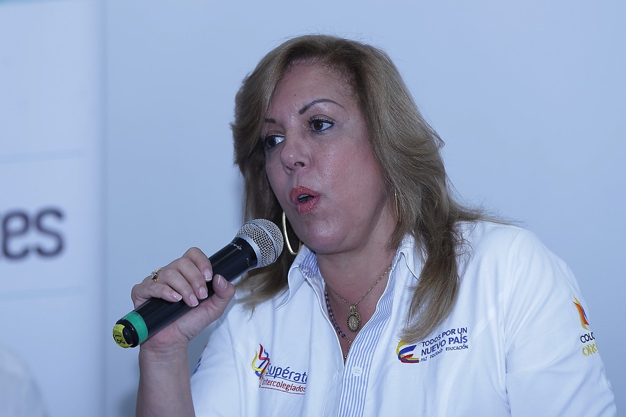 Clara Luz Roldán gobernadora del Valle del Cauca.