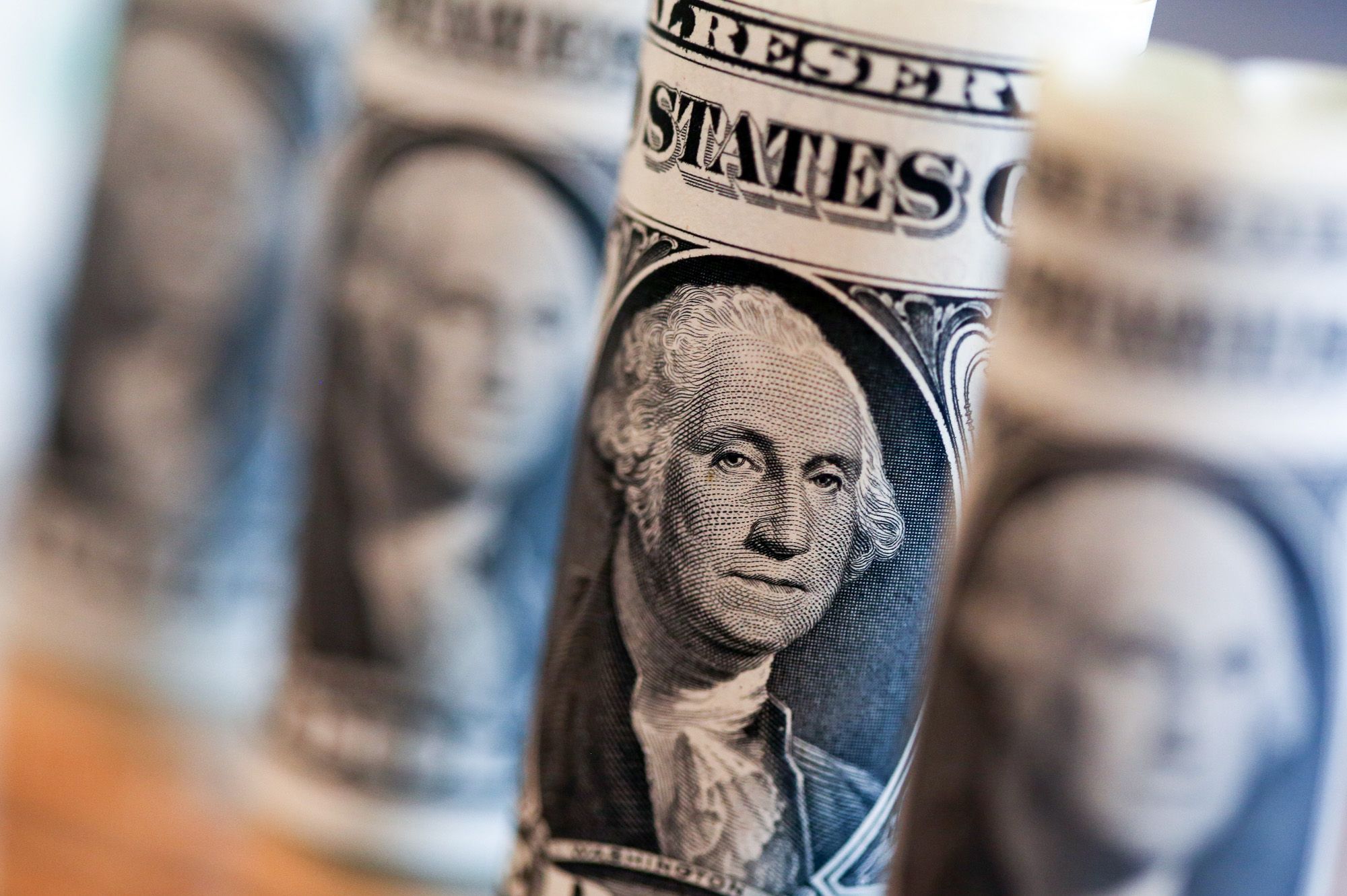 El dólar libre llegó a un nuevo récord y el BCRA tuvo que vender USD 120 millones en el mercado