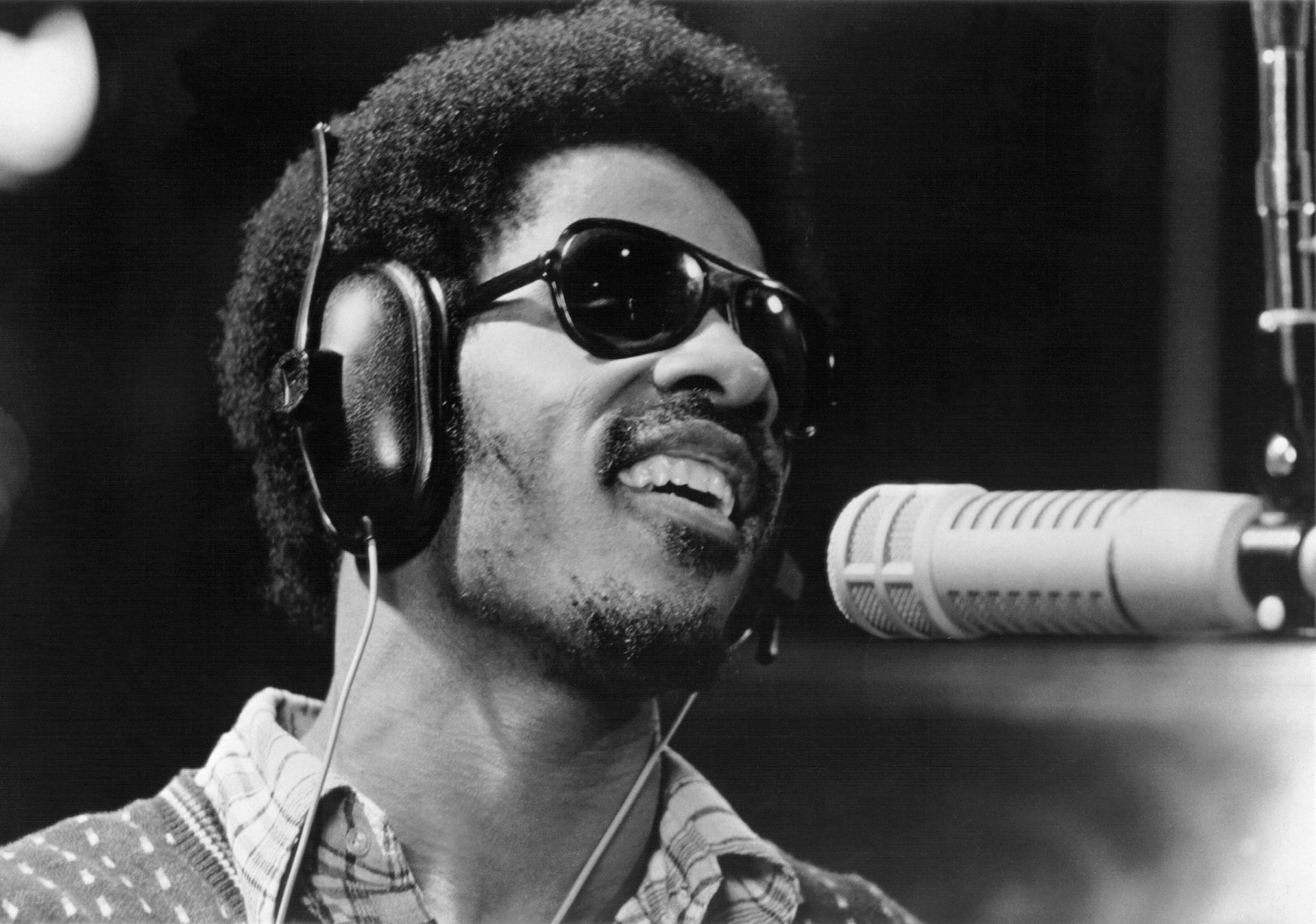 Stevie Wonder cumple 70 años: la vida del niño prodigio ciego que conquistó el mundo con su música - Infobae