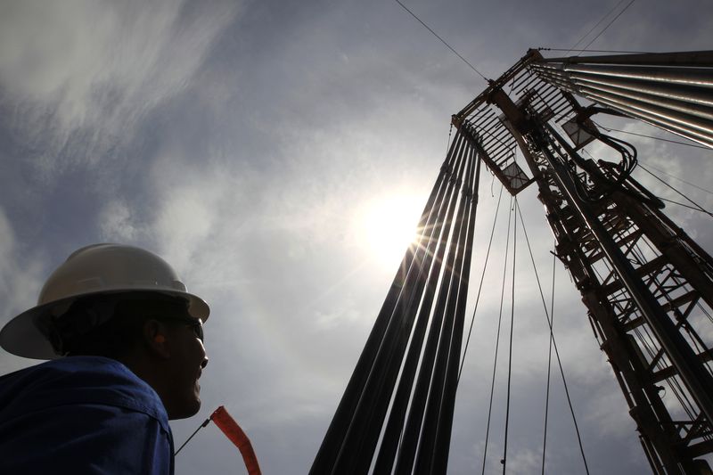 Oil was the product that most boosted exports in Colombia.  REUTERS/Jose Miguel Gomez