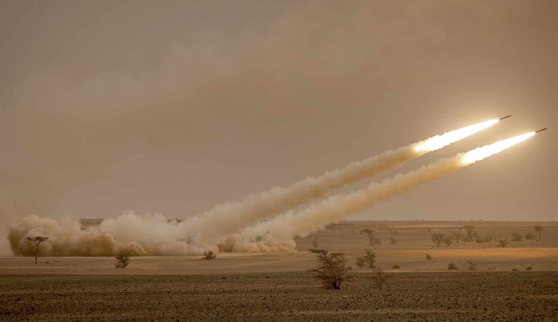 Misiles Himars de EEUU disparados en un ejercicio militar en Marruecos (AFP/archivo)