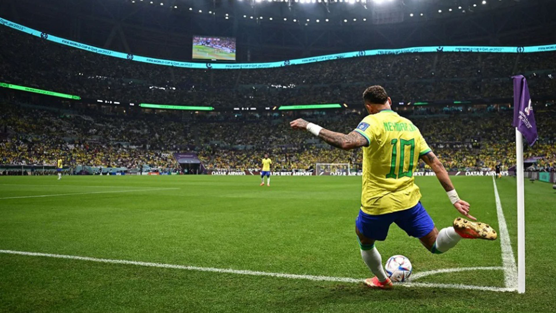 Neymar estuvo cerca de marcar un golazo de tiro de esquina en Brasil vs Serbia. (AFP)