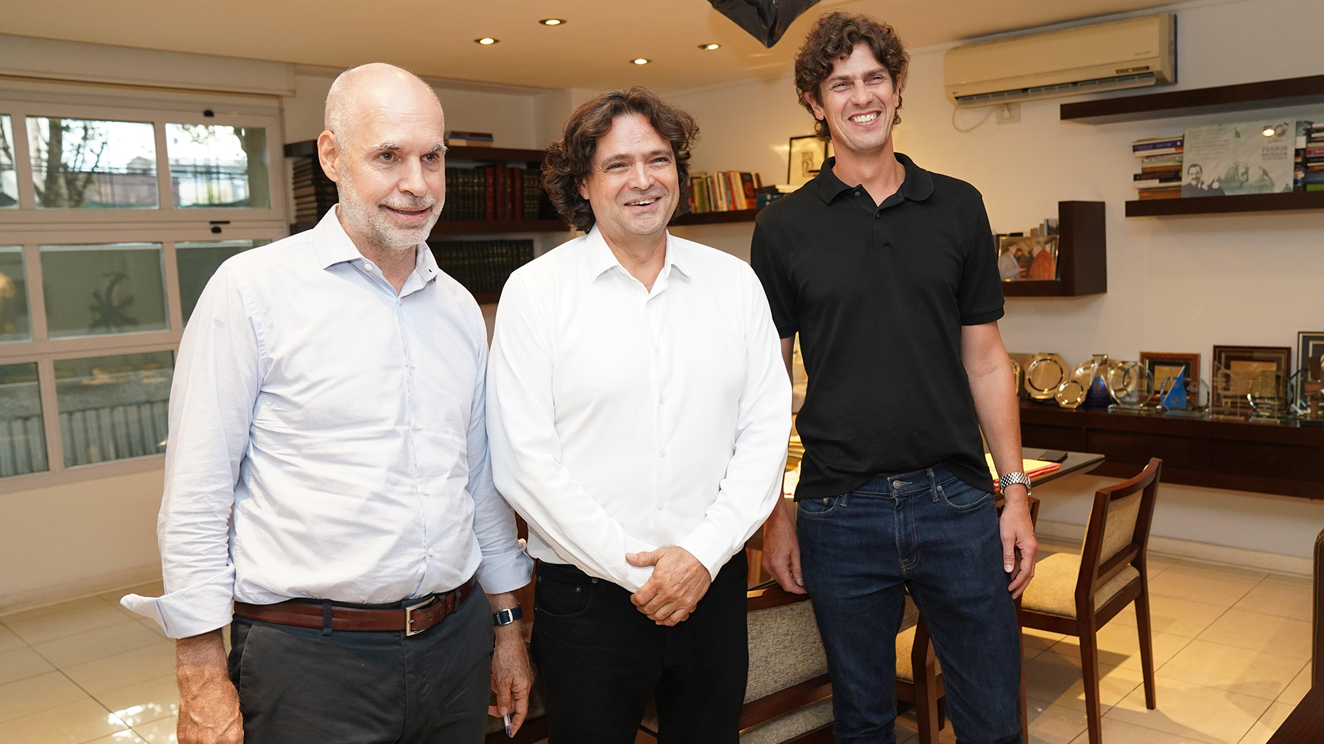 El jefe de Gobierno porteño, Horacio Rodríguez Larreta junto a Martín Lousteau y el decano de UTN, Guillermo Oliveto