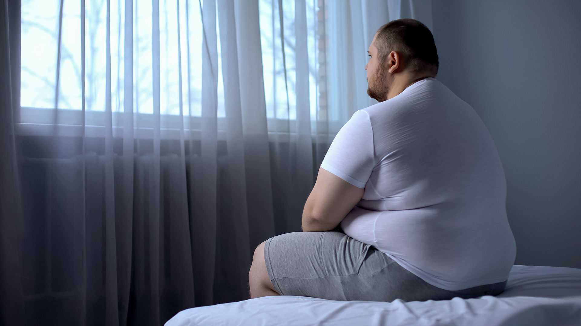 Las personas con obesidad tienen un mayor riesgo de contraer el coronavirus en todos los sentidos y su riesgo de terminar en el hospital aumenta en un 113% (Shutterstock)