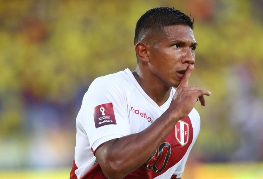 Edison Flores celebra triunfo peruano ante Colombia