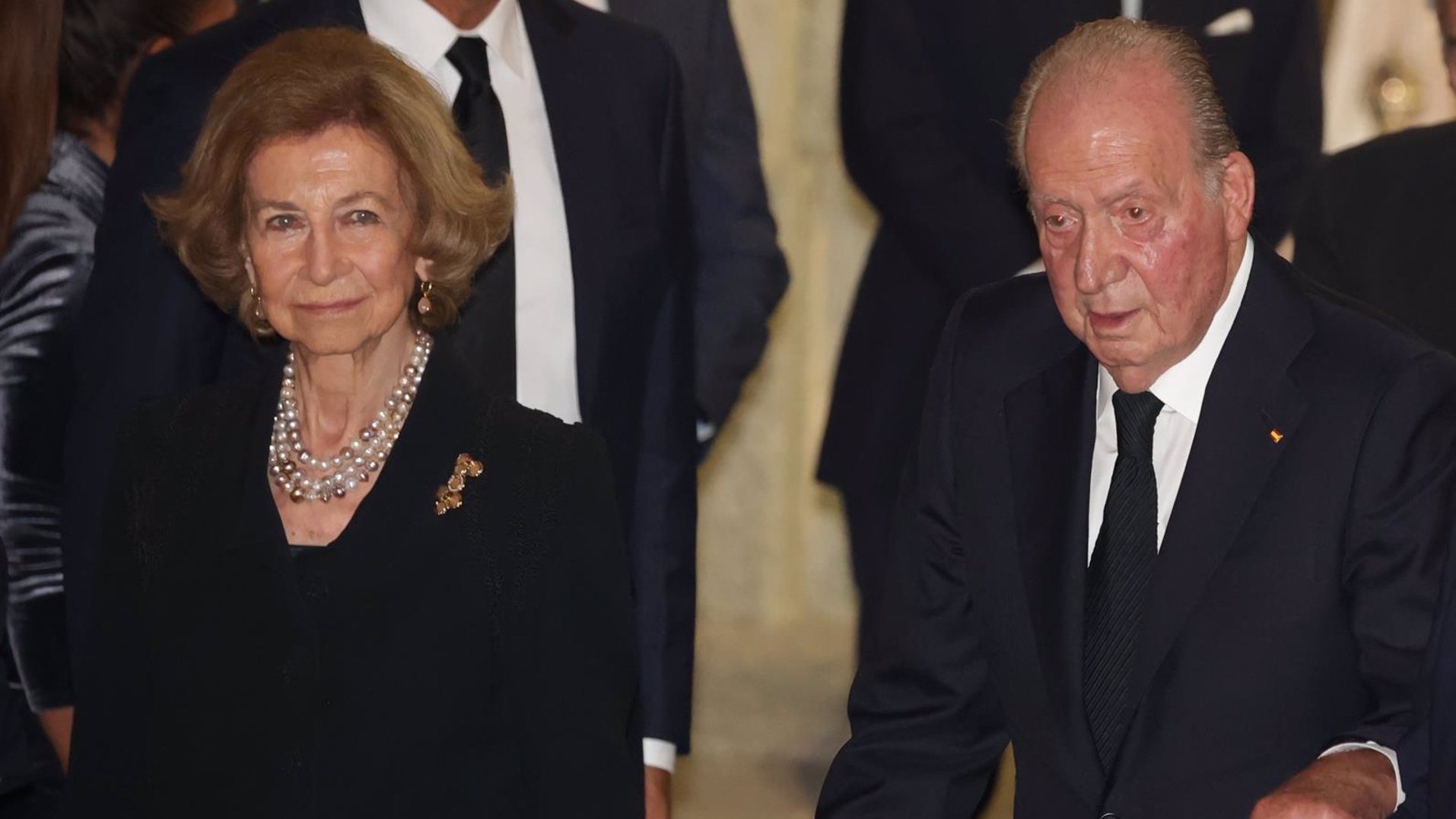La reina Sofia, devastada tras la polémica del rey Juan Carlos y Bárbara Rey: “No duerme ni come y llora mucho” - Infobae