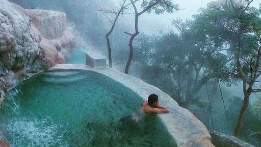 Los niños mayores de 5 años pagan entrada normal. (Grutas de Tolantongo Foto: IG)