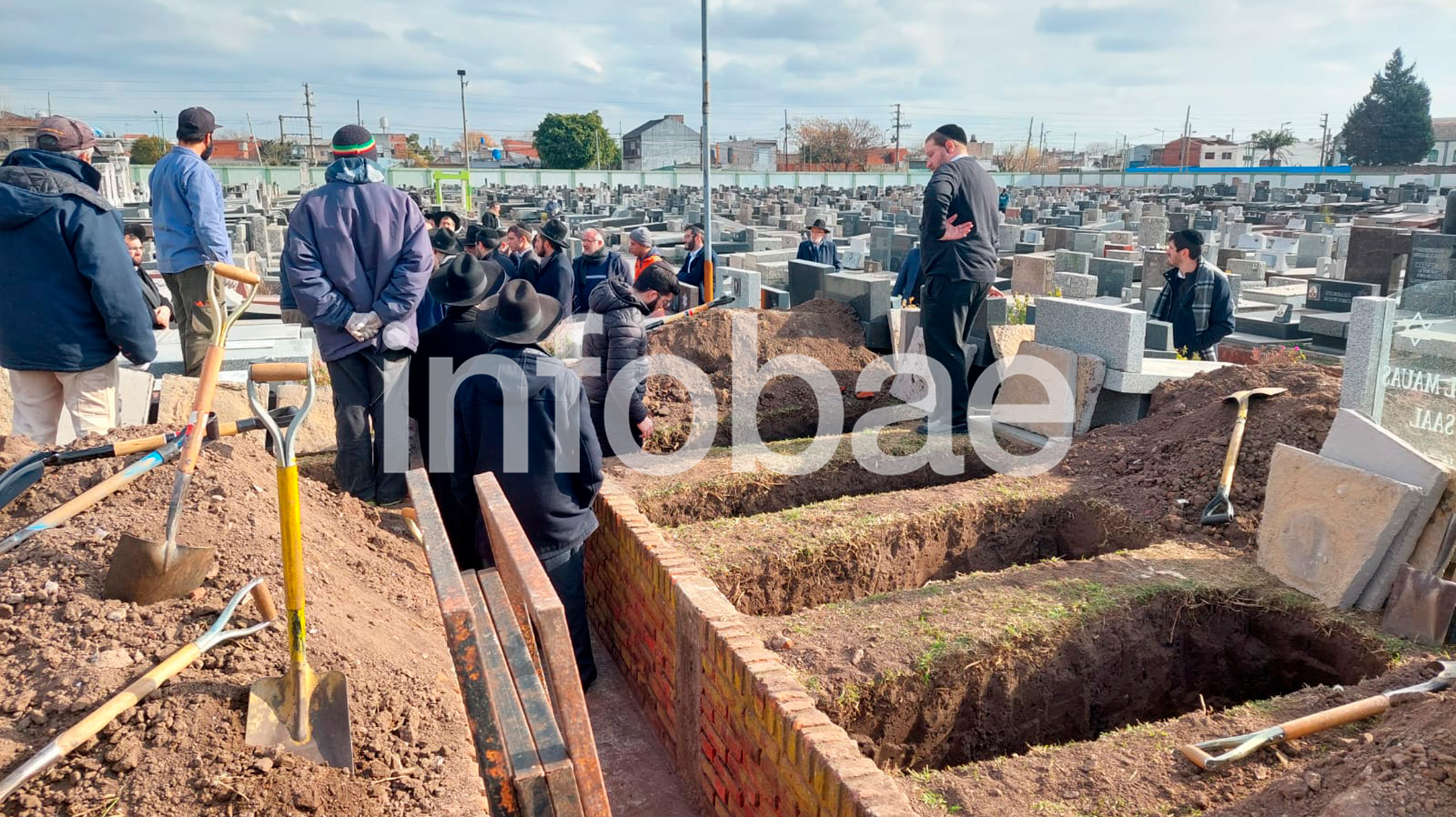 La última despedida en el Cementerio Sefaradí de Lomas de Zamora
