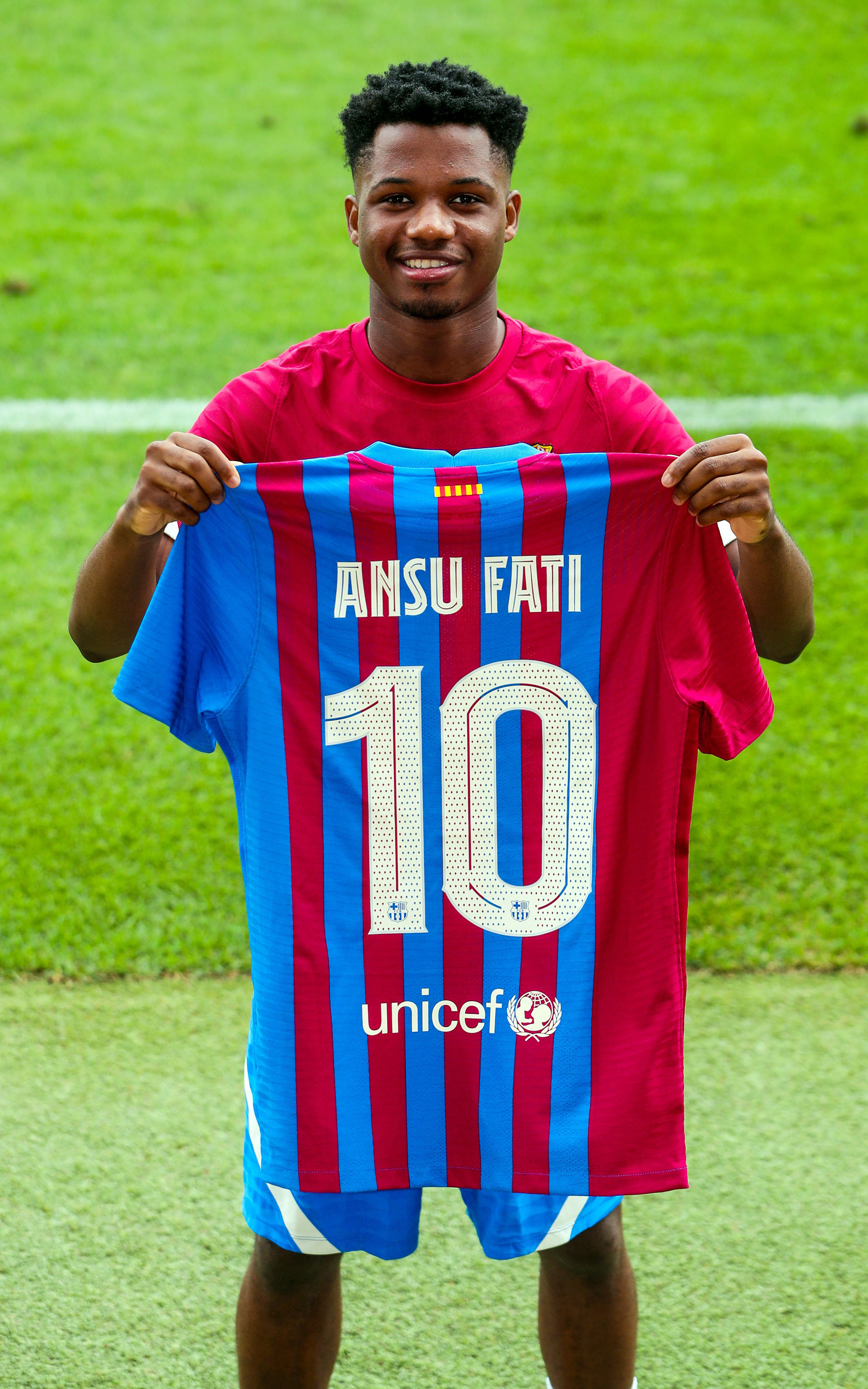 Ansu Fati con la 10 azulgrana (@FCBarcelona_es)